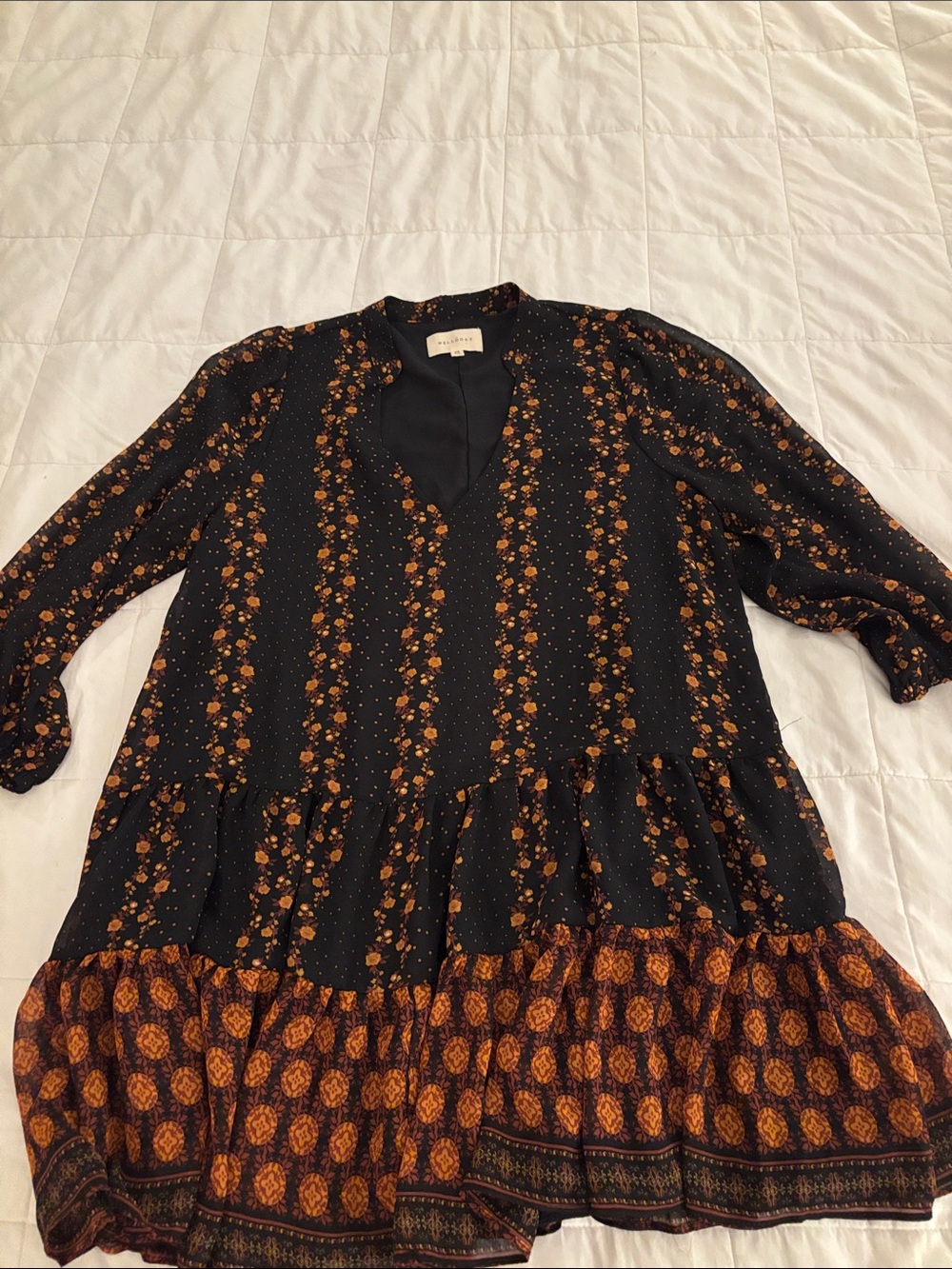Melloday Black& Rust Floral V-Neck Women’s flowy top size XS NWOT